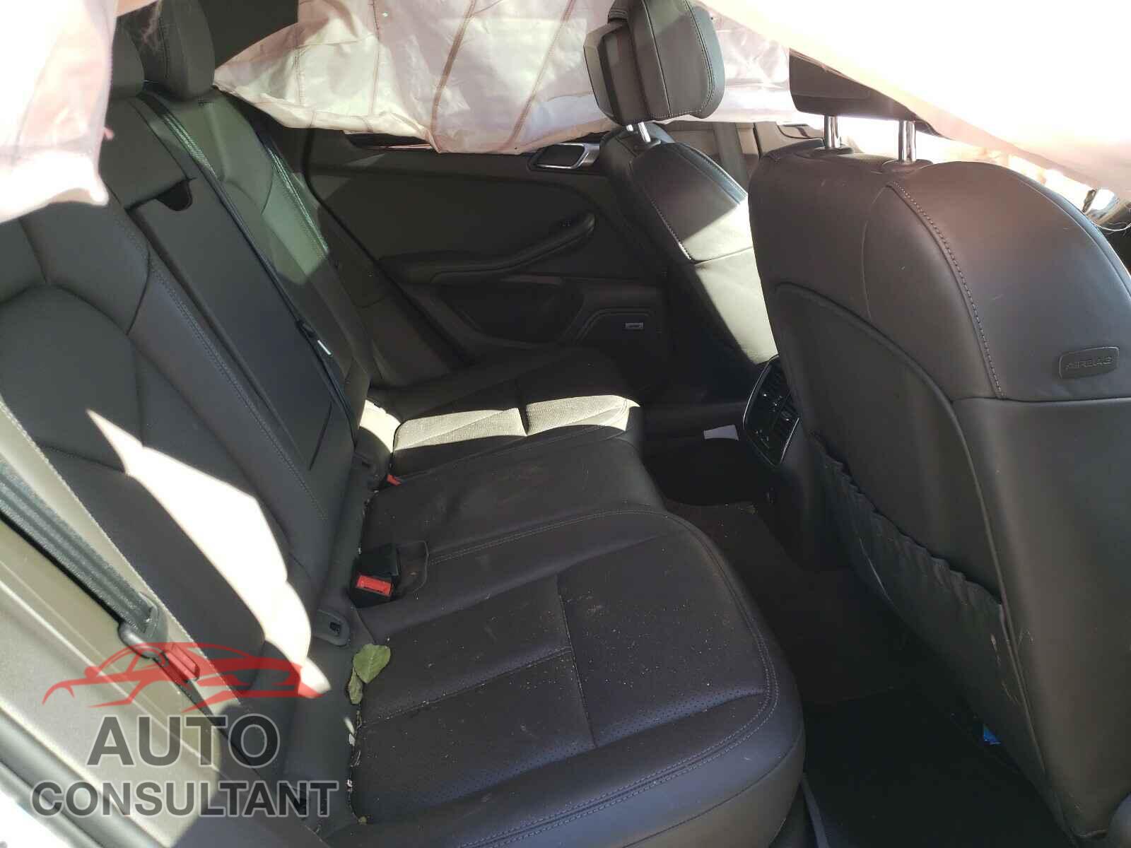PORSCHE MACAN 2017 - WP1AA2A54HLB02613