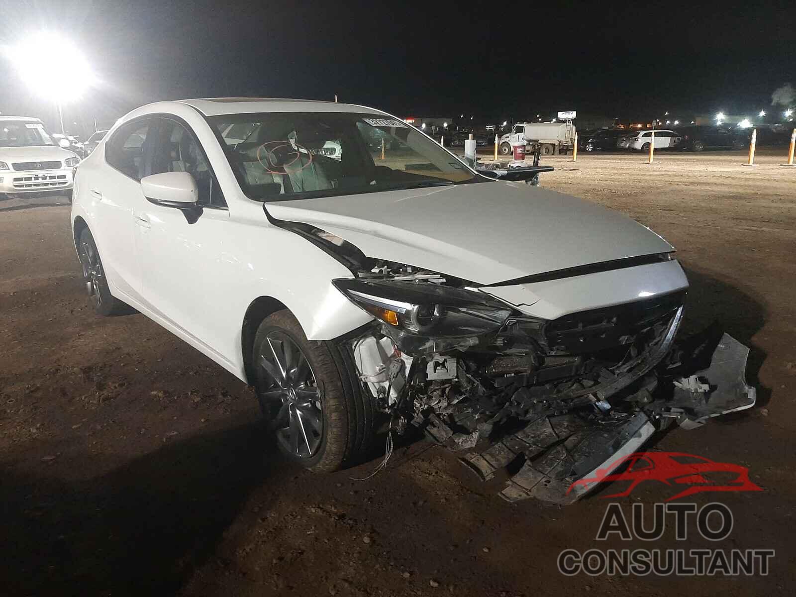 MAZDA 3 2018 - 3MZBN1W32JM172110