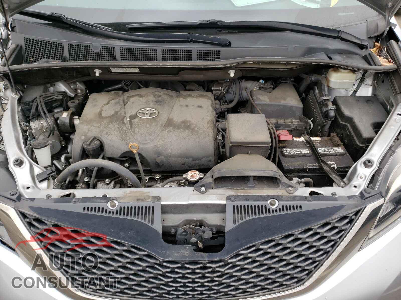 TOYOTA SIENNA 2017 - 5TDXZ3DC2HS801273