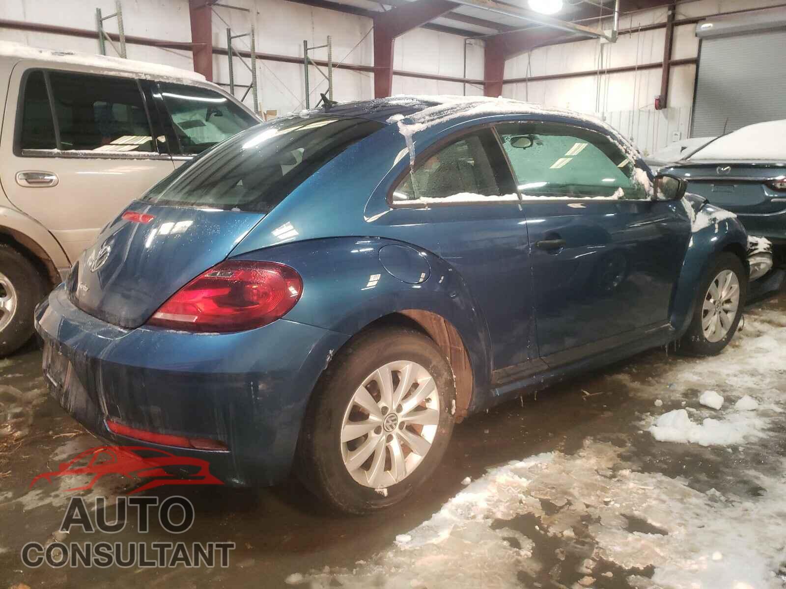 VOLKSWAGEN BEETLE 2017 - 3VWF17AT2HM623179