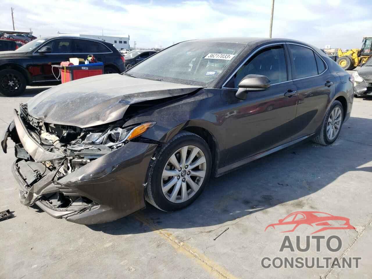 TOYOTA CAMRY 2018 - 4T1B11HK4JU584393