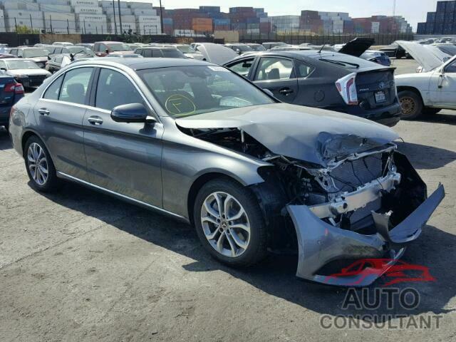 MERCEDES-BENZ C300 2018 - 55SWF4JB6JU267581