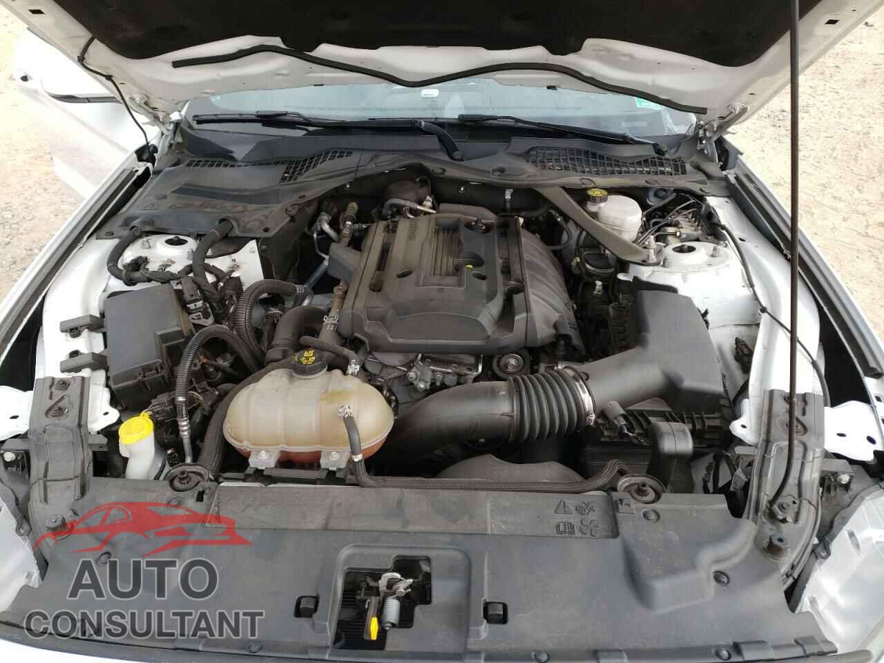 FORD MUSTANG 2018 - 1FATP8UH5J5157279