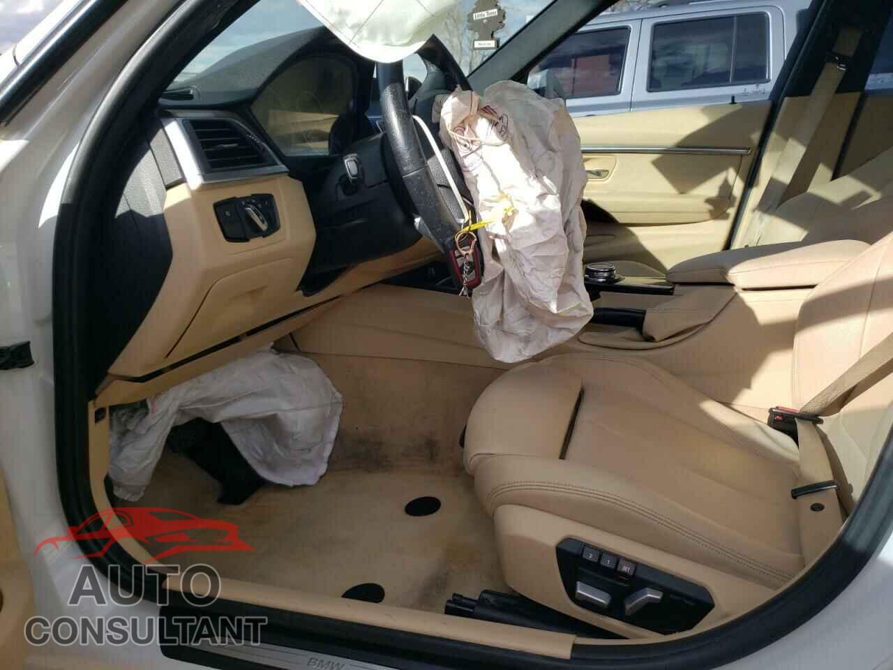 BMW 3 SERIES 2016 - WBA8E9G55GNU30658