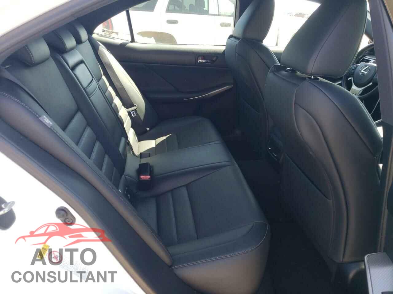 LEXUS IS 2016 - JTHBA1D21G5033558