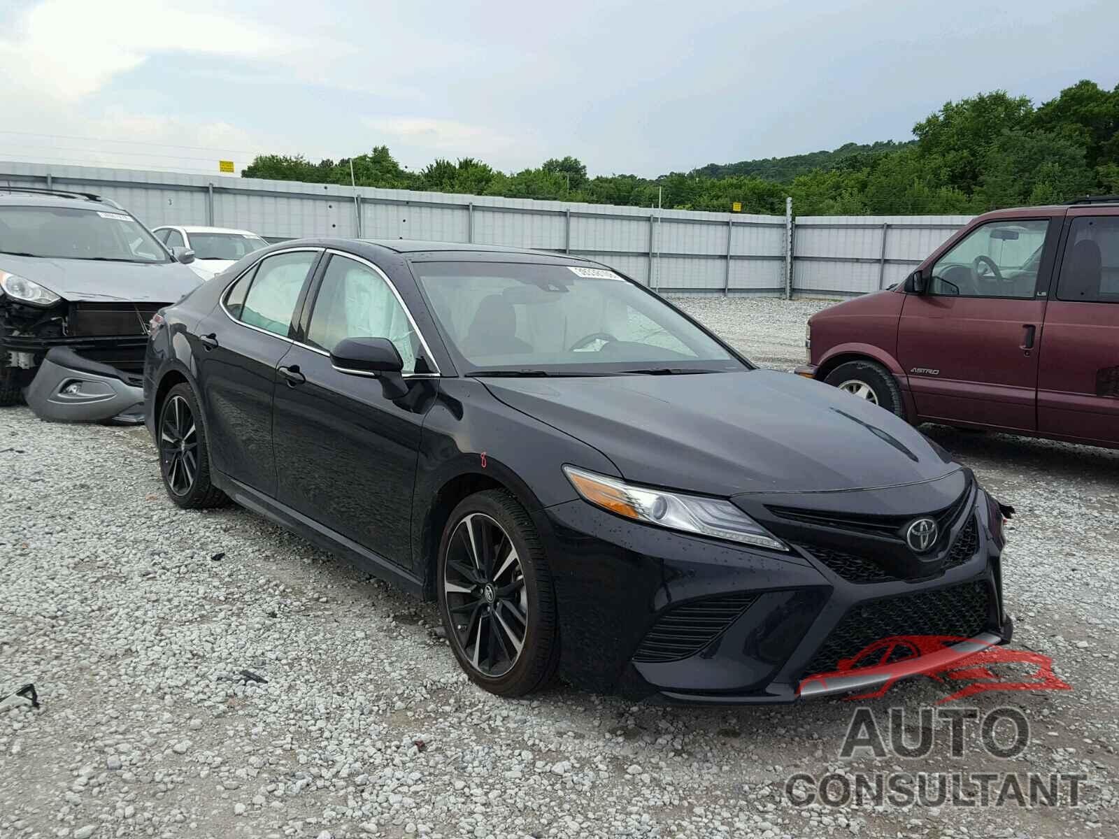TOYOTA CAMRY 2018 - 4T1B61HK8JU550894