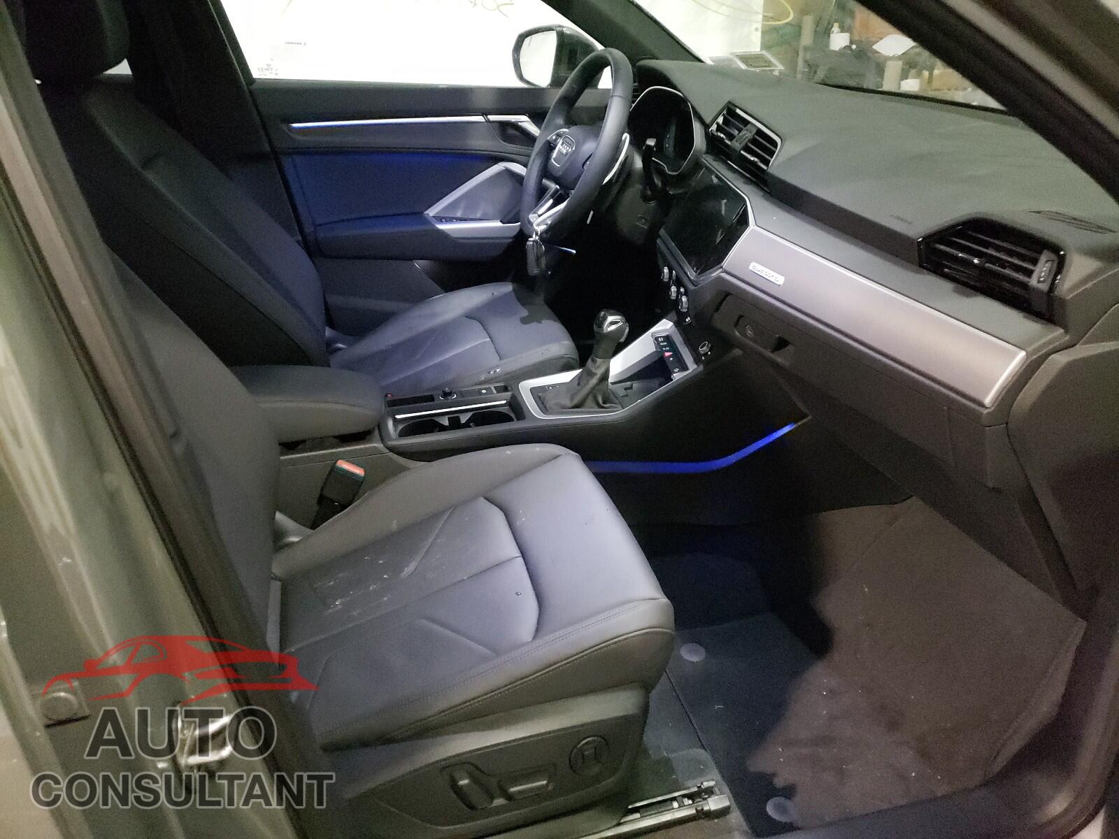 AUDI Q3 2021 - WA1EECF30M1027607