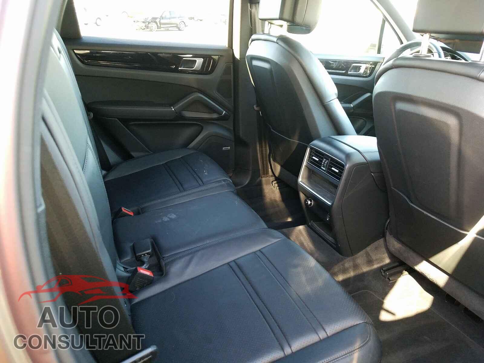 PORSCHE CAYENNE 2019 - WP1AA2AY7KDA18832