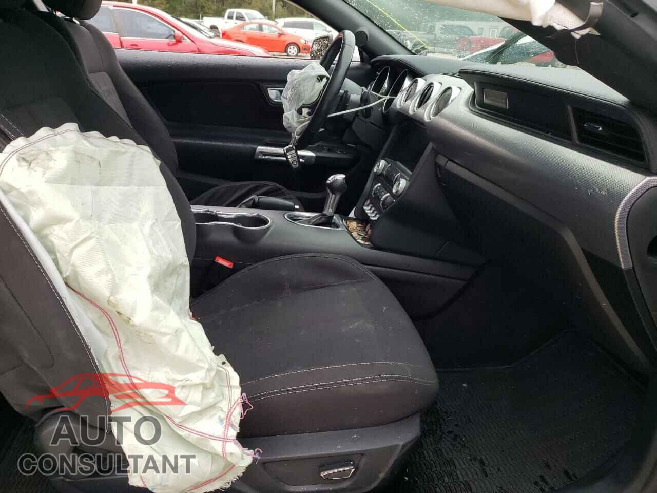 FORD MUSTANG 2018 - 1FA6P8TH3J5171213