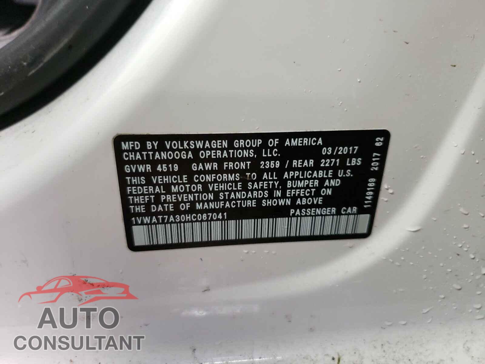 VOLKSWAGEN PASSAT 2017 - 1VWAT7A30HC067041