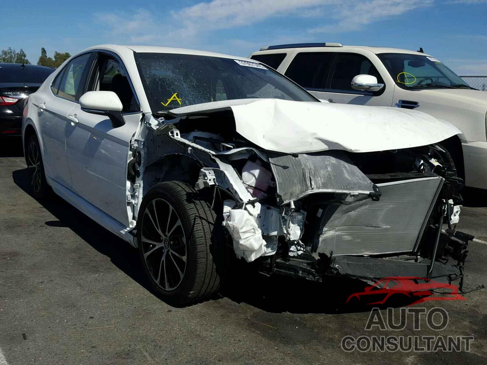 TOYOTA CAMRY 2018 - JTNB11HK9J3035228