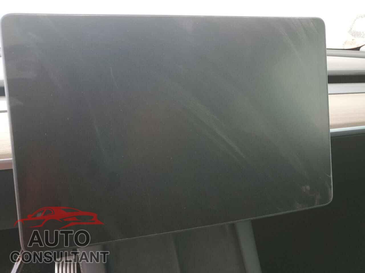 TESLA MODEL Y 2021 - 5YJYGDEE2MF296043