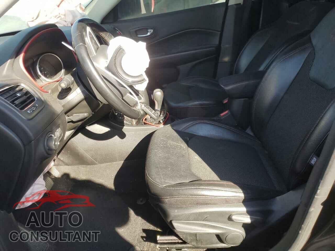 JEEP COMPASS 2020 - 3C4NJDDB7LT111836