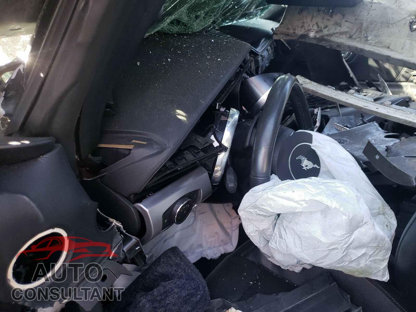 FORD MUSTANG 2018 - 1FATP8UH2J5177098