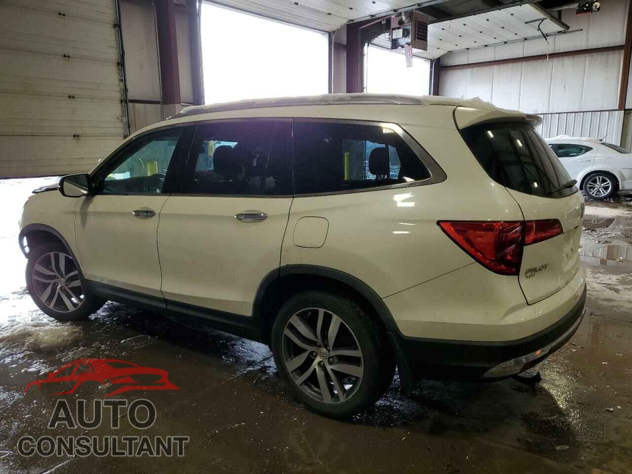 HONDA PILOT 2017 - 5FNYF6H90HB034606