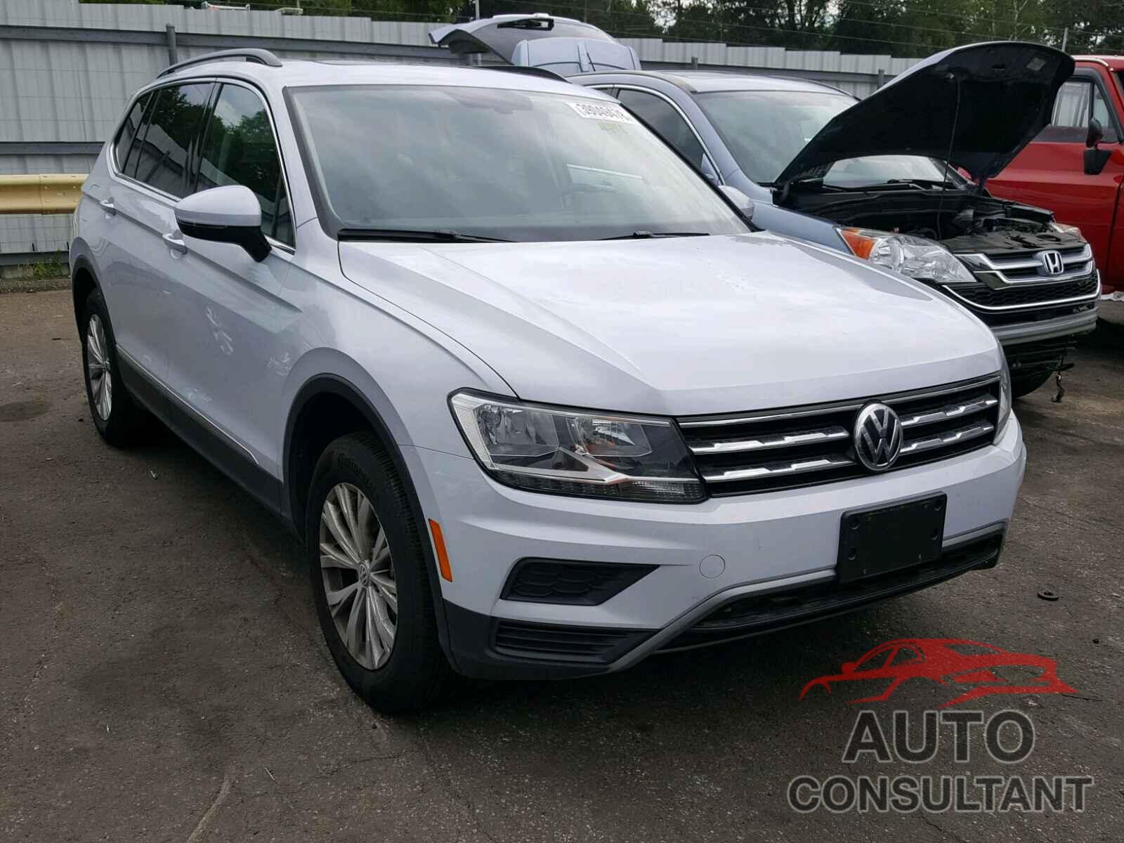 VOLKSWAGEN TIGUAN SE 2018 - 3VV2B7AX5JM072397