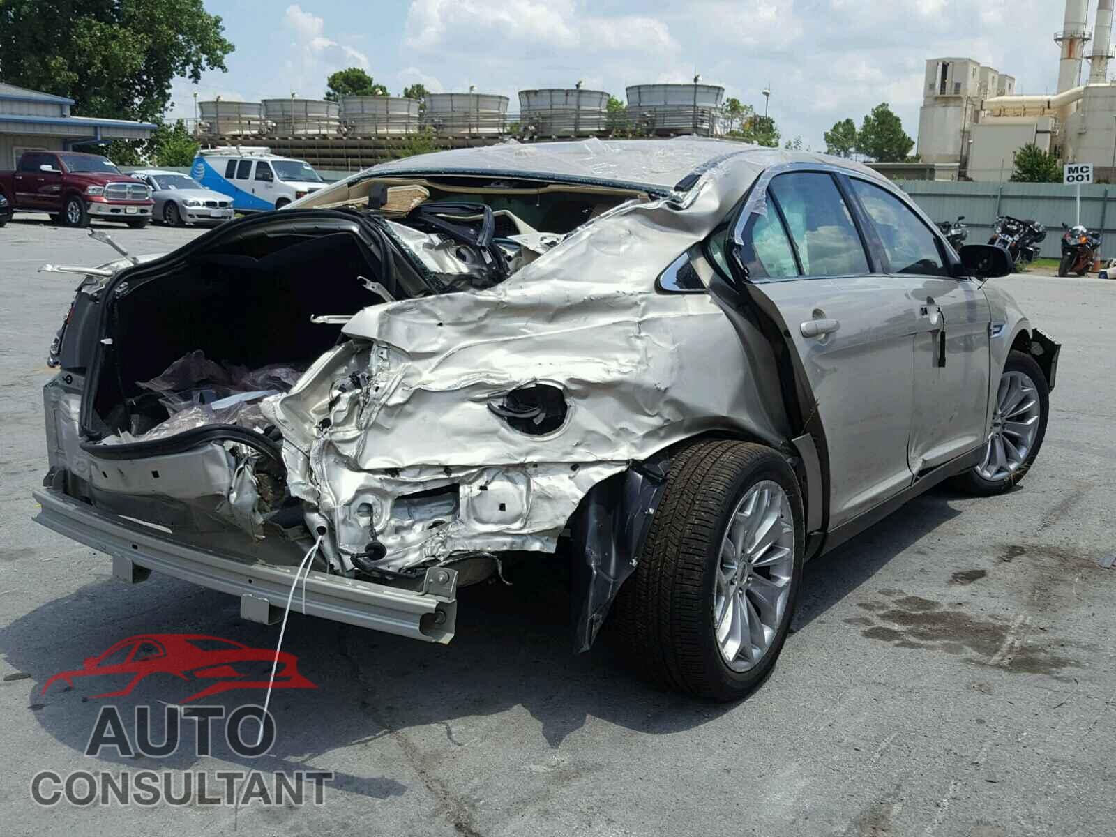 FORD TAURUS 2018 - 1FAHP2F87JG110369