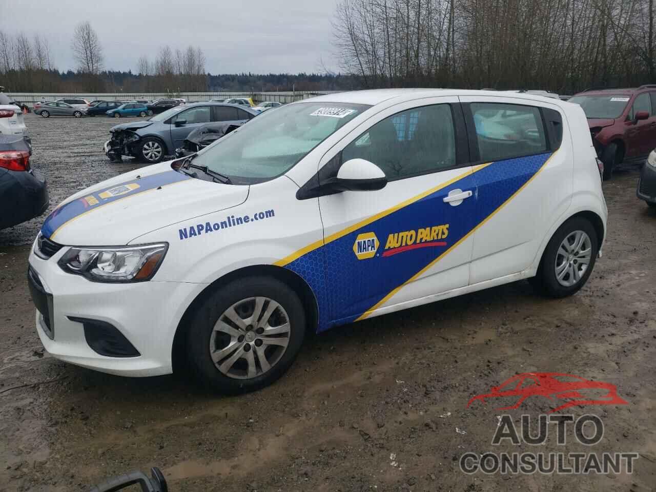 CHEVROLET SONIC 2018 - 1G1JG6SB8K4142909