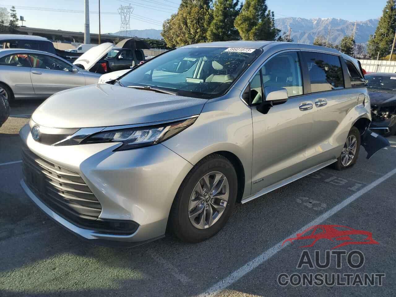 TOYOTA SIENNA 2021 - 5TDKRKEC7MS028779