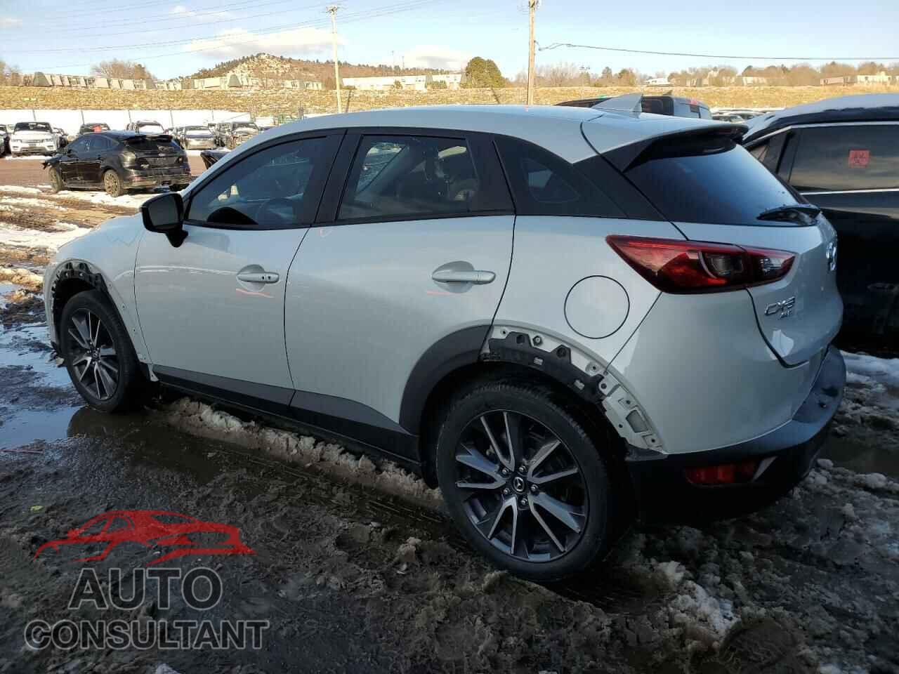 MAZDA CX-3 2018 - JM1DKFC74J0309625