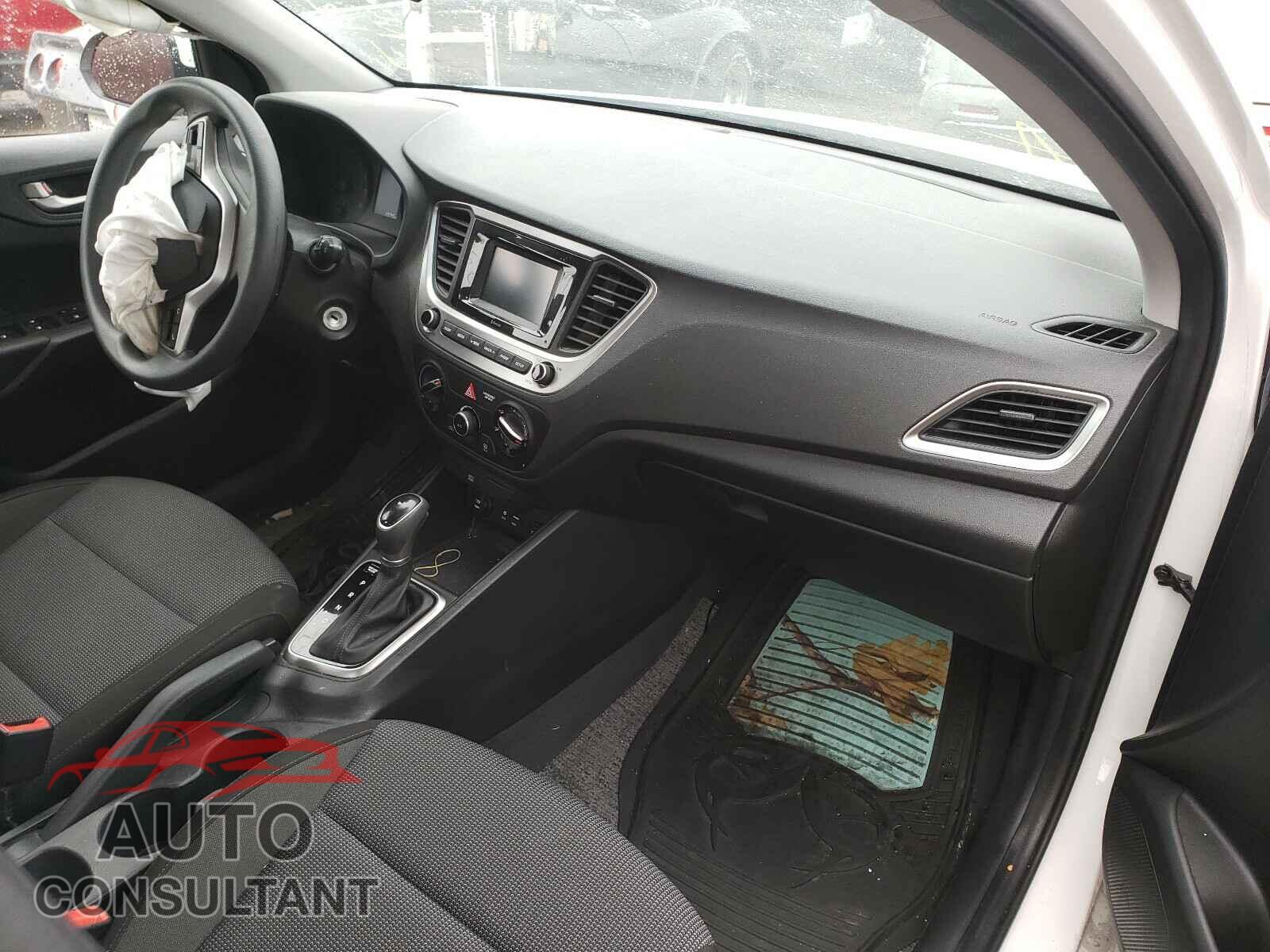 HYUNDAI ACCENT 2018 - 3KPC24A30JE007028