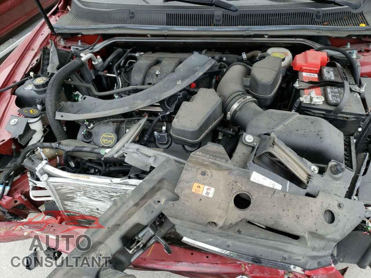 FORD TAURUS 2018 - 1FAHP2E87JG130851