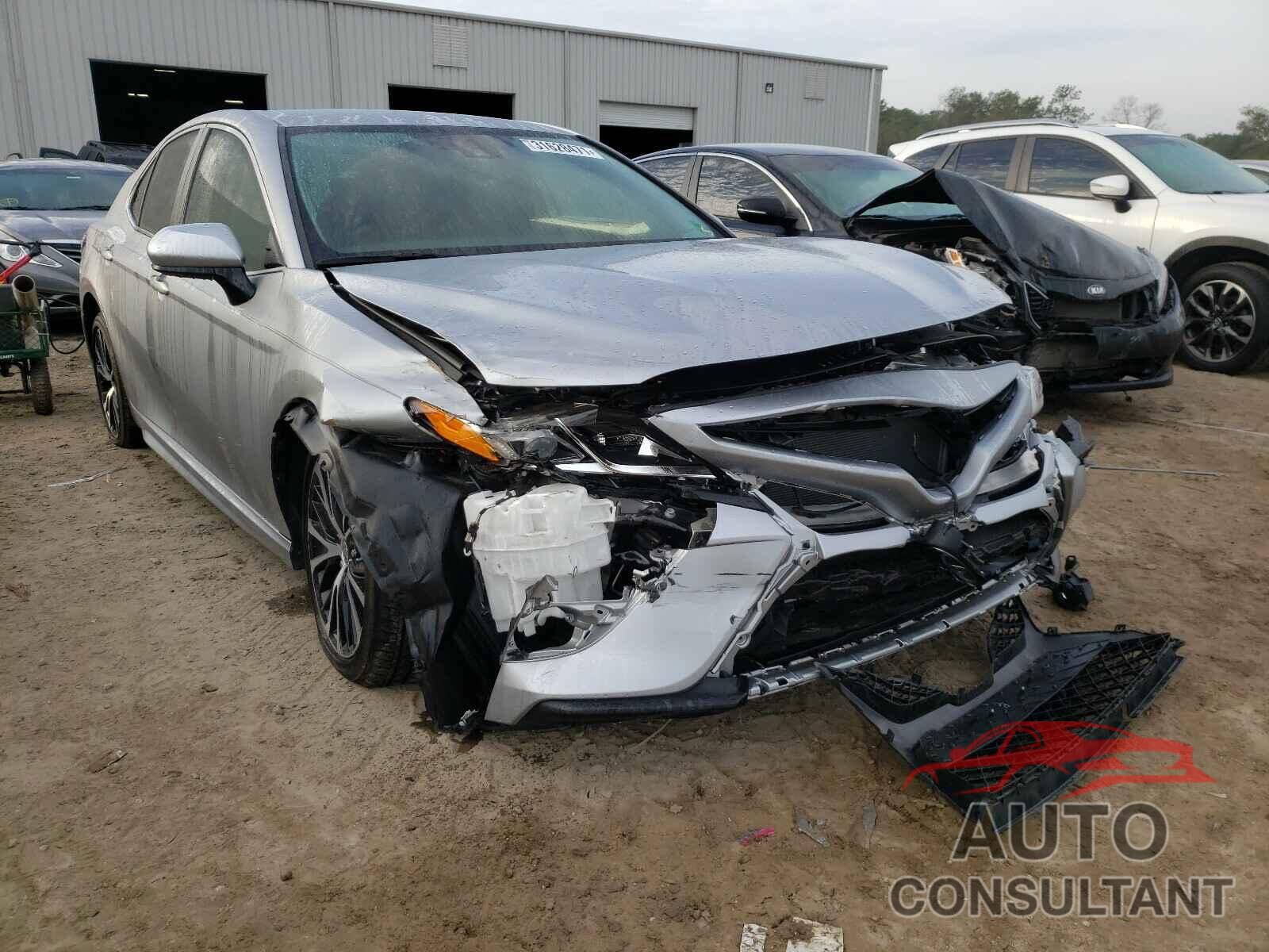 TOYOTA CAMRY 2020 - 4T1G11AK6LU951457