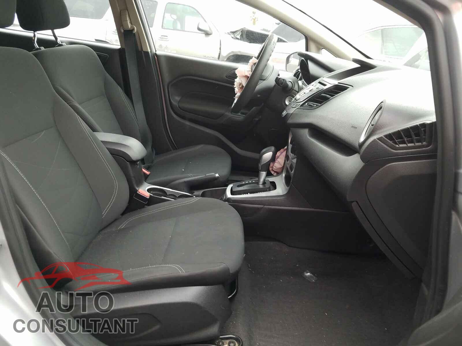 FORD FIESTA 2017 - 3FADP4EJ9HM118830