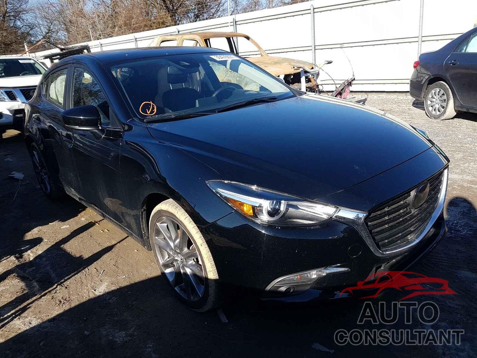 MAZDA 3 2018 - 3MZBN1M31JM240366