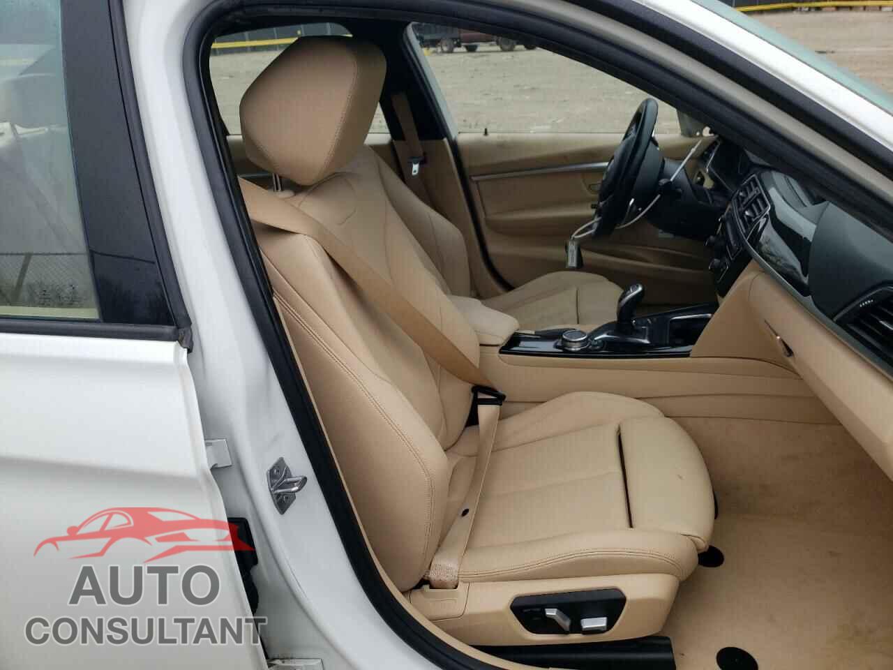 BMW 3 SERIES 2016 - WBA8E3G56GNU01019