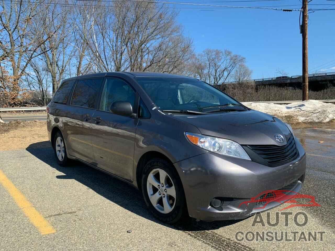 TOYOTA SIENNA 2017 - 5TDZZ3DC7HS810270