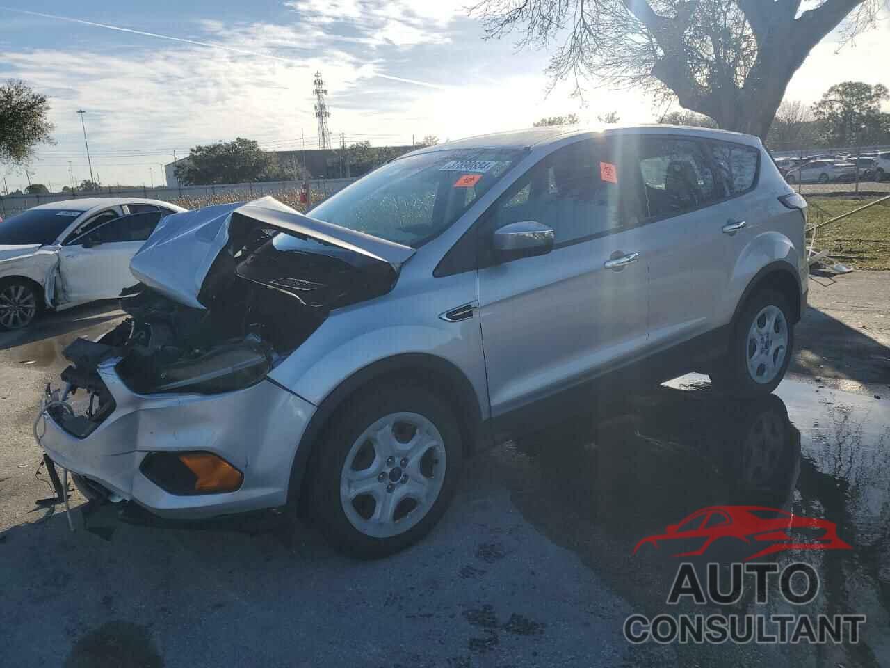 FORD ESCAPE 2018 - 1FMCU0F70JUA17408