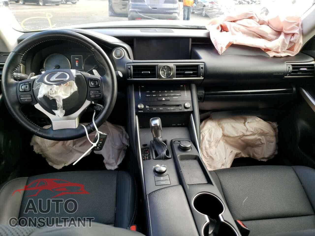 LEXUS IS 2018 - JTHBA1D20J5080331