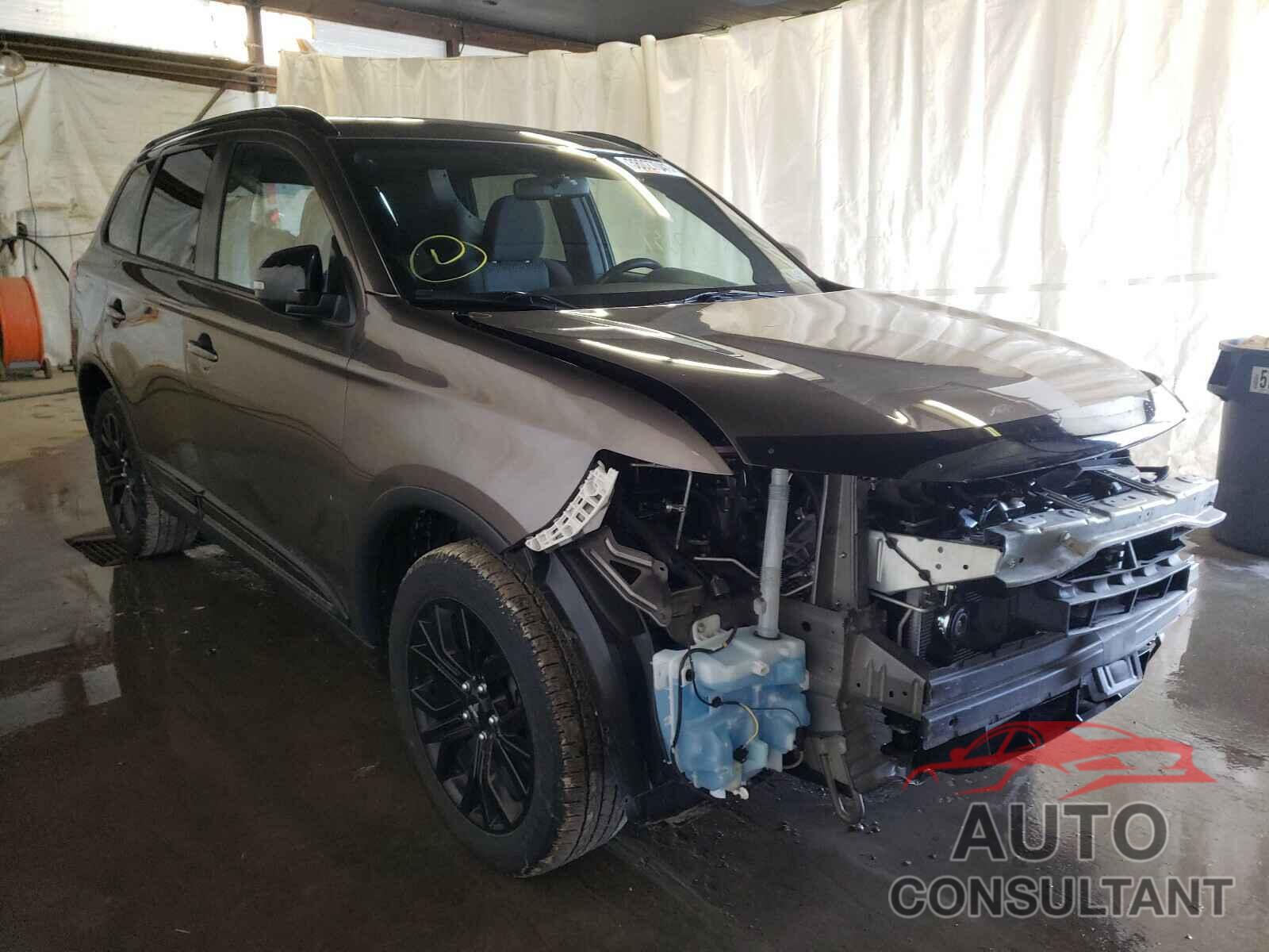 MITSUBISHI OUTLANDER 2018 - JA4AZ3A34JZ032980