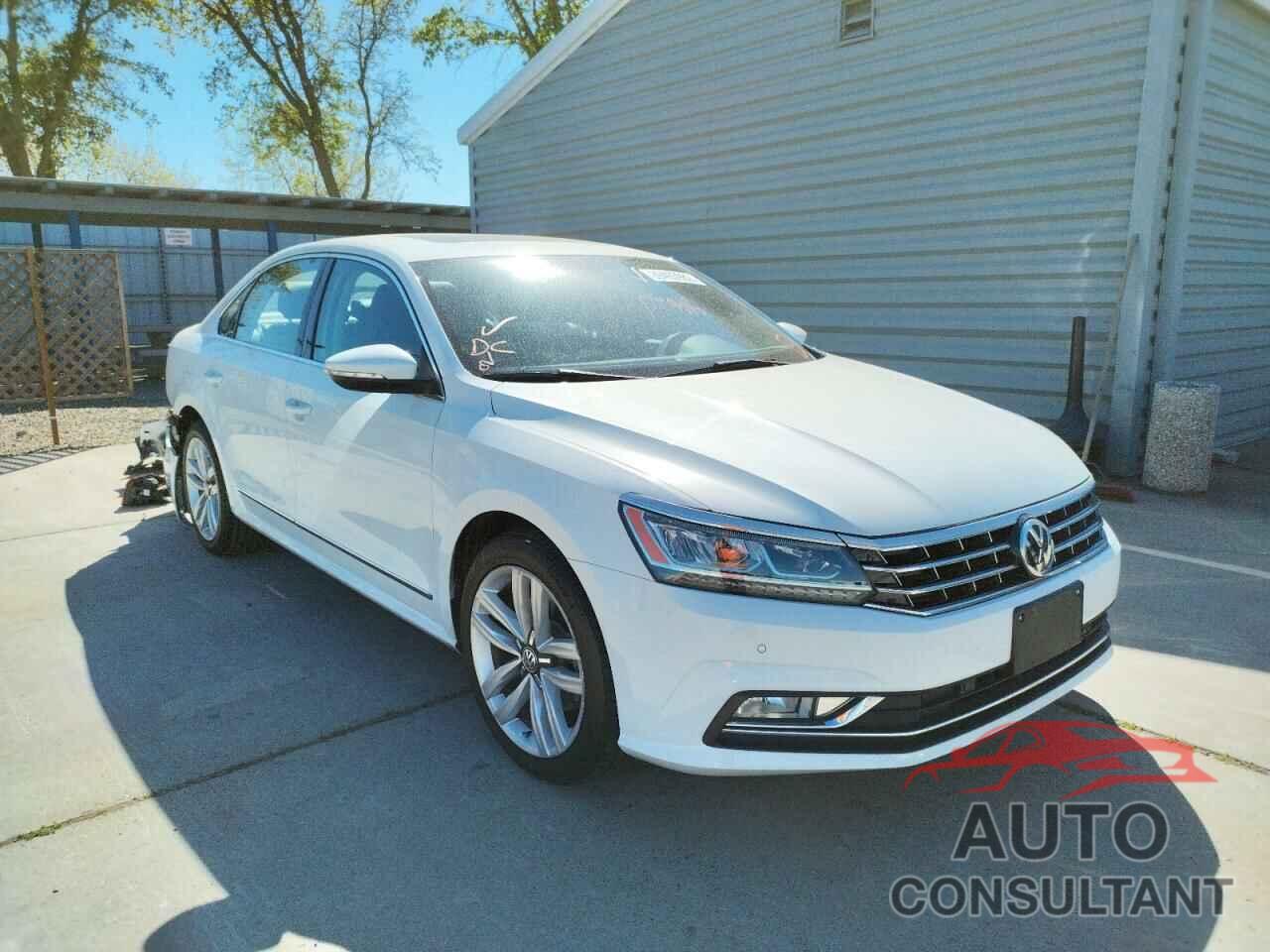 VOLKSWAGEN PASSAT 2017 - 1VWGT7A38HC052815