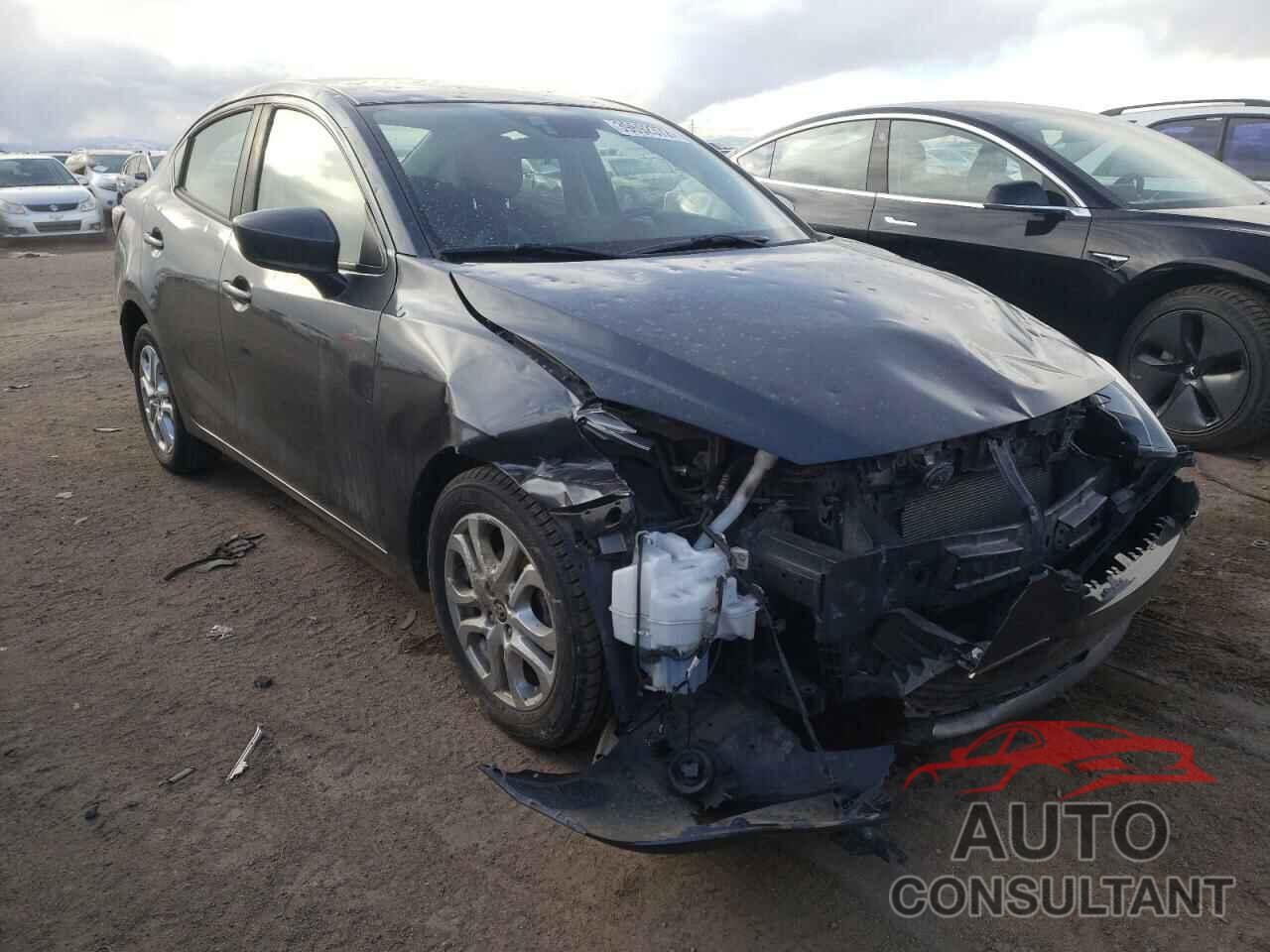 TOYOTA YARIS 2018 - 3MYDLBYV4JY324159