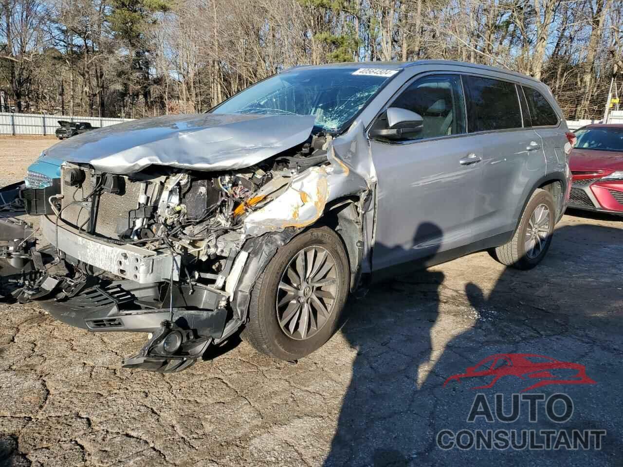 TOYOTA HIGHLANDER 2019 - 5TDKZRFH1KS557516