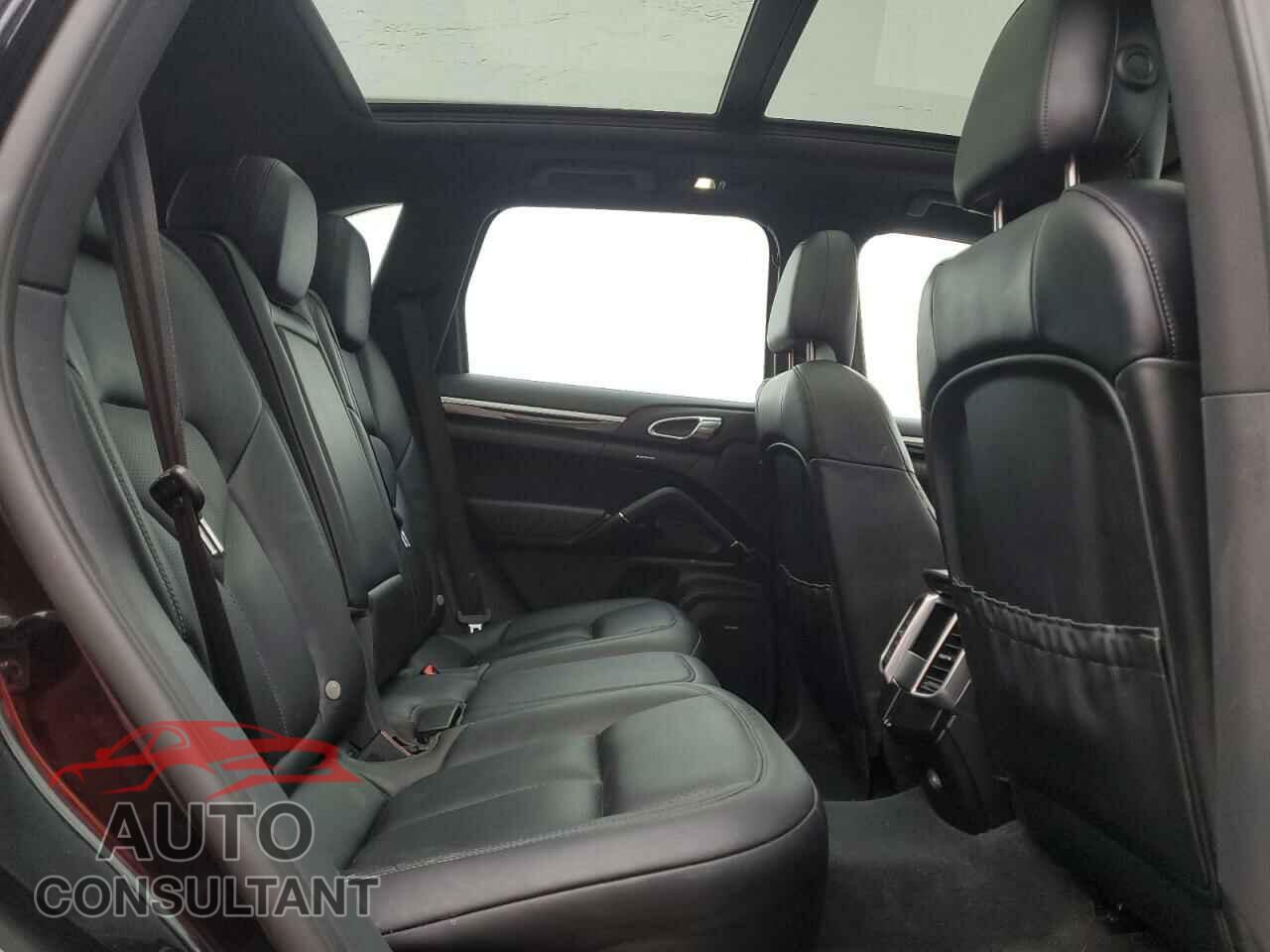 PORSCHE CAYENNE 2016 - WP1AA2A22GKA08871