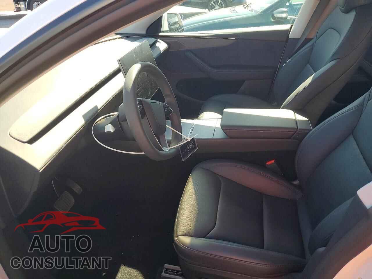 TESLA MODEL Y 2026 - 7SAYGDEE3TF364903