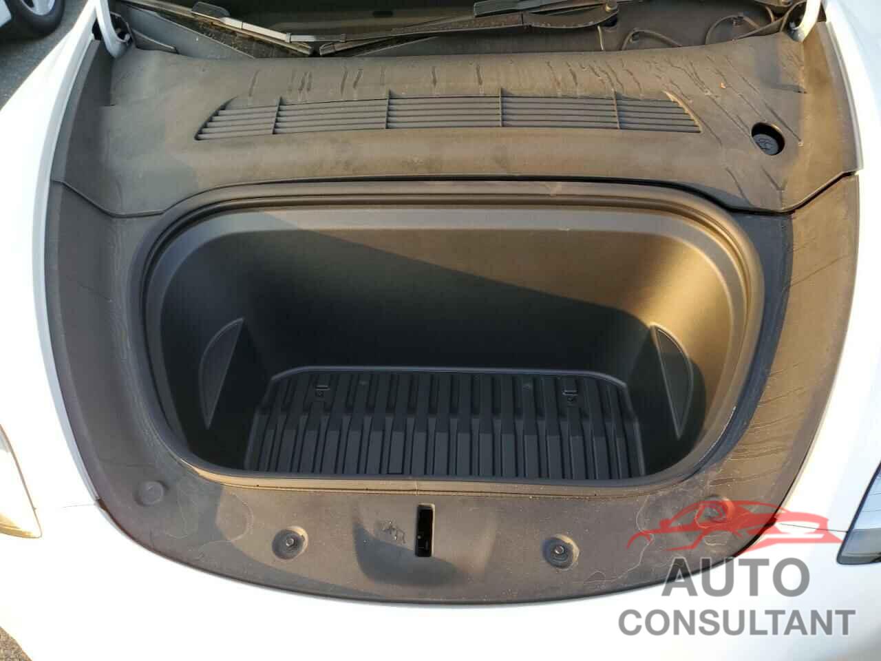 TESLA MODEL Y 2022 - 7SAYGDEE7NF359254