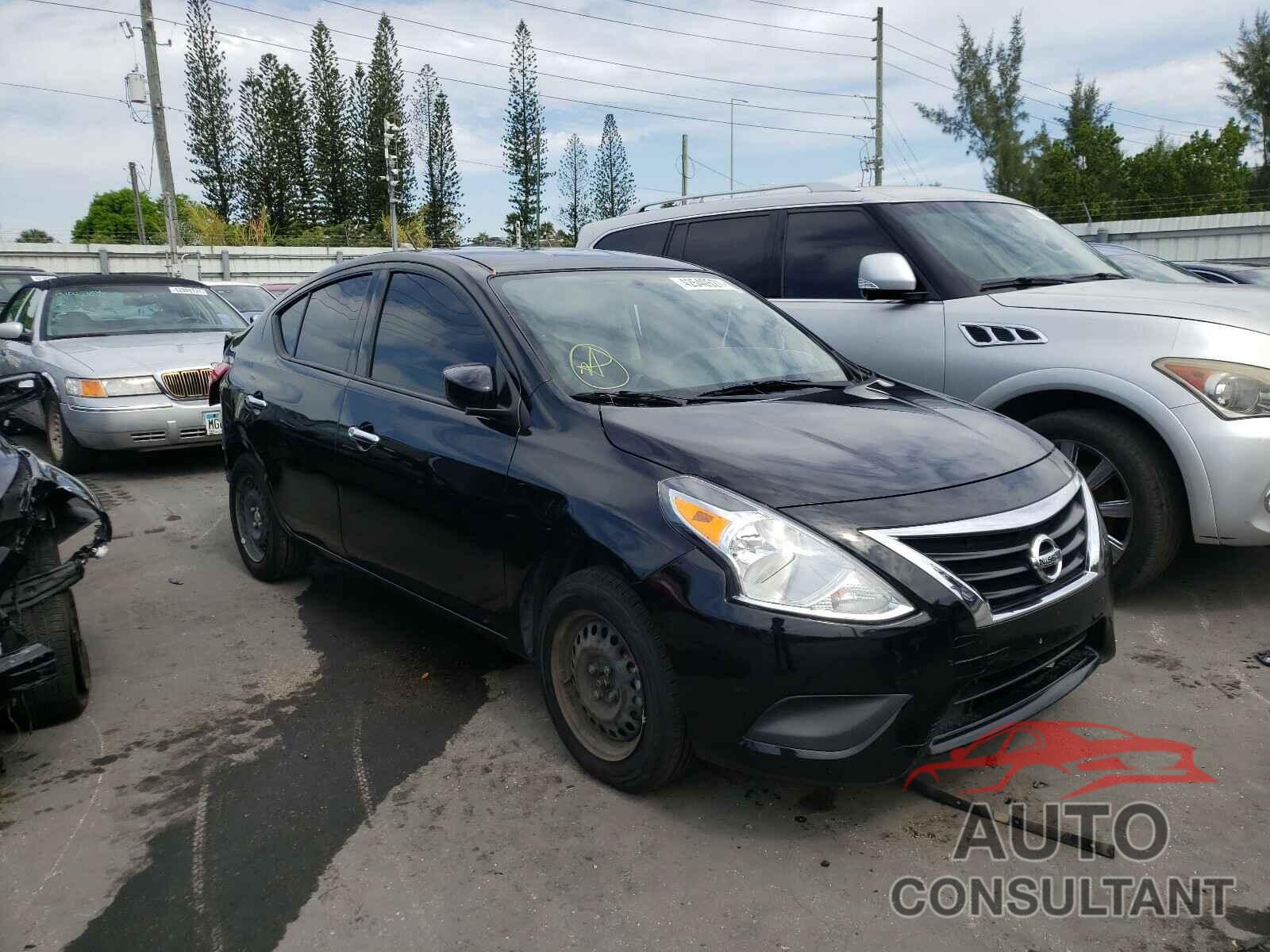 NISSAN VERSA 2019 - 3N1CN7AP1KL835973