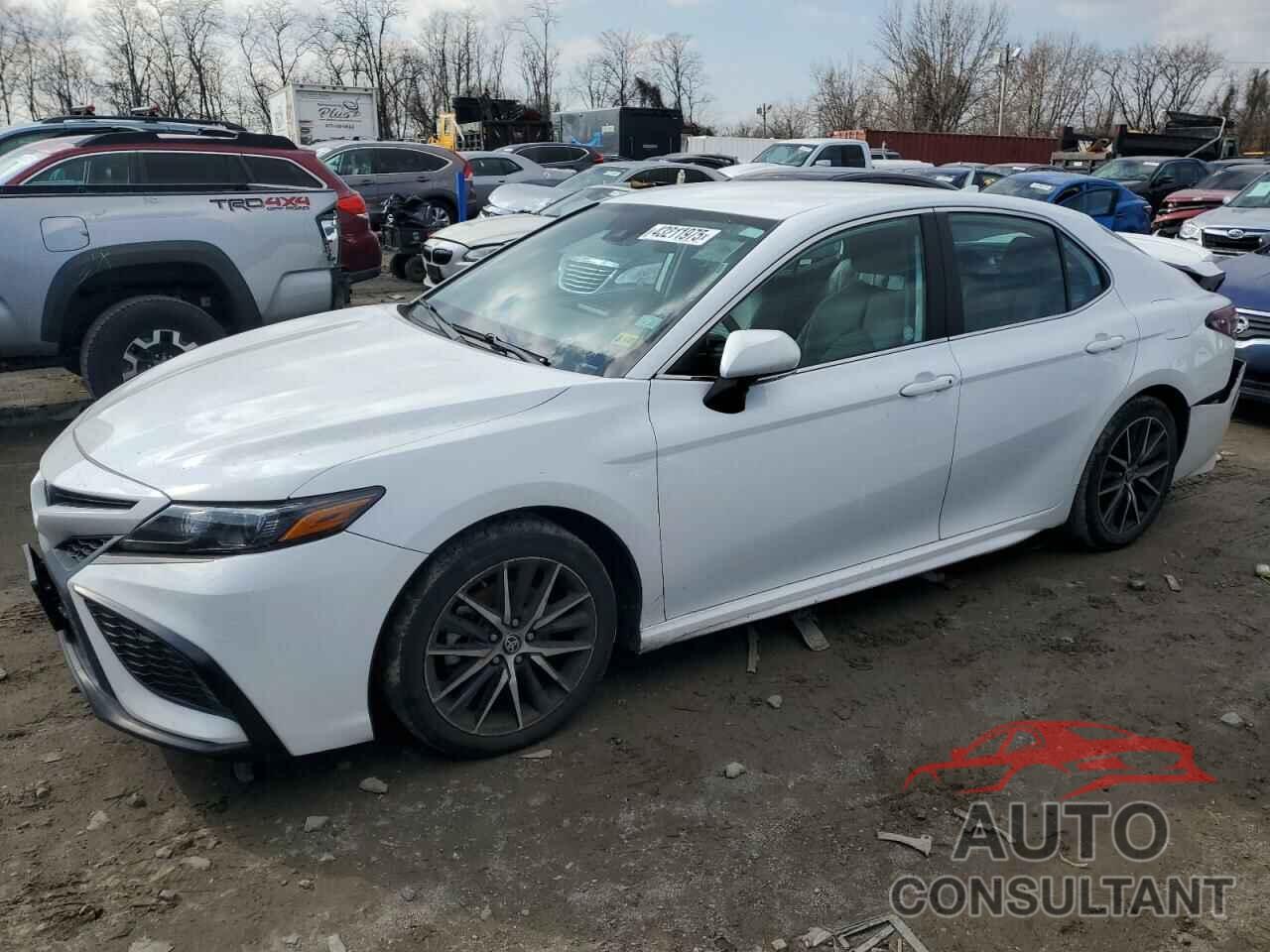 TOYOTA CAMRY 2022 - 4T1G11AK3NU684104
