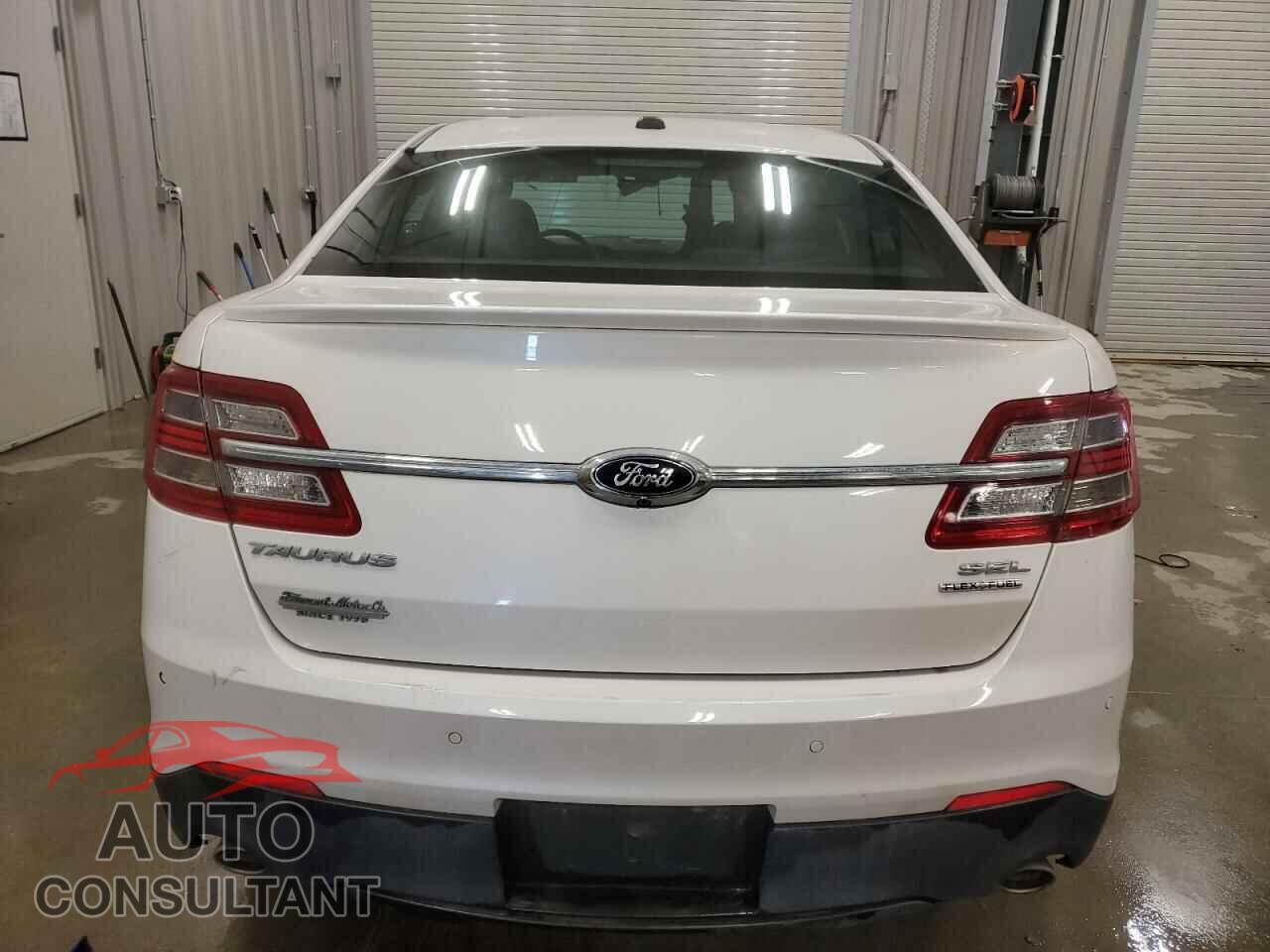 FORD TAURUS 2015 - 1FAHP2E80FG181955