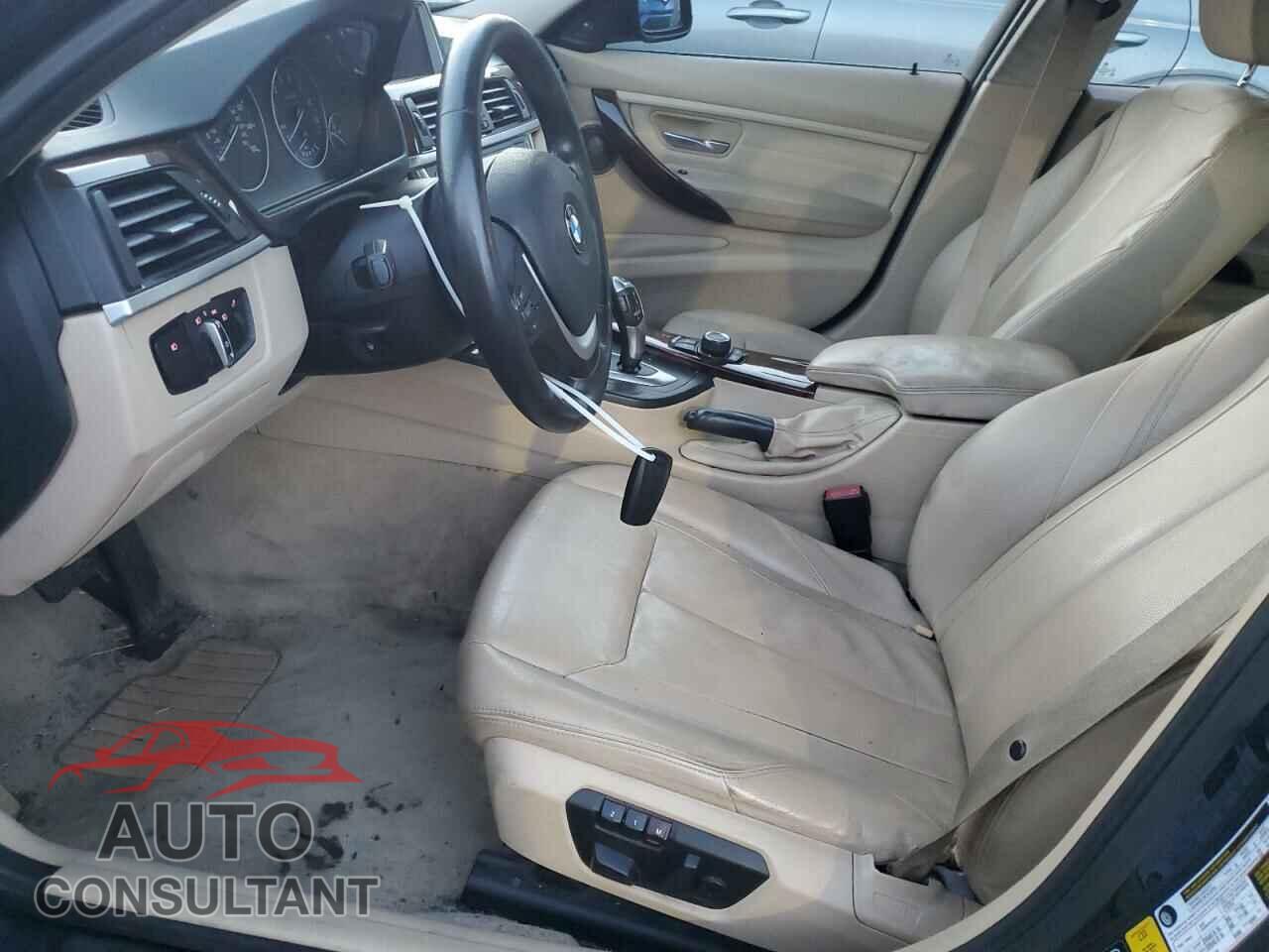 BMW 3 SERIES 2013 - WBA3B3C55DF530111