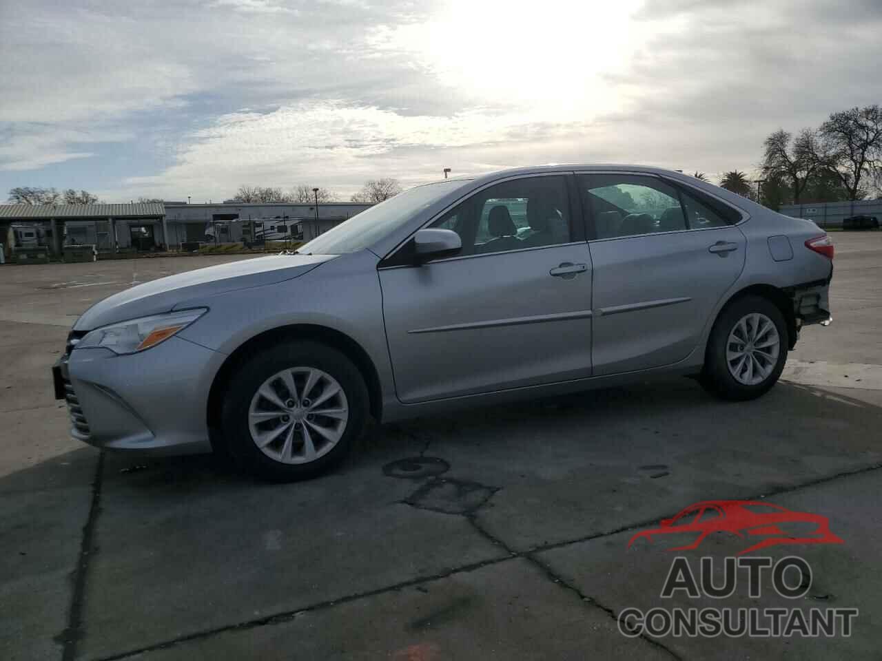 TOYOTA CAMRY 2016 - 4T4BF1FK2GR583195