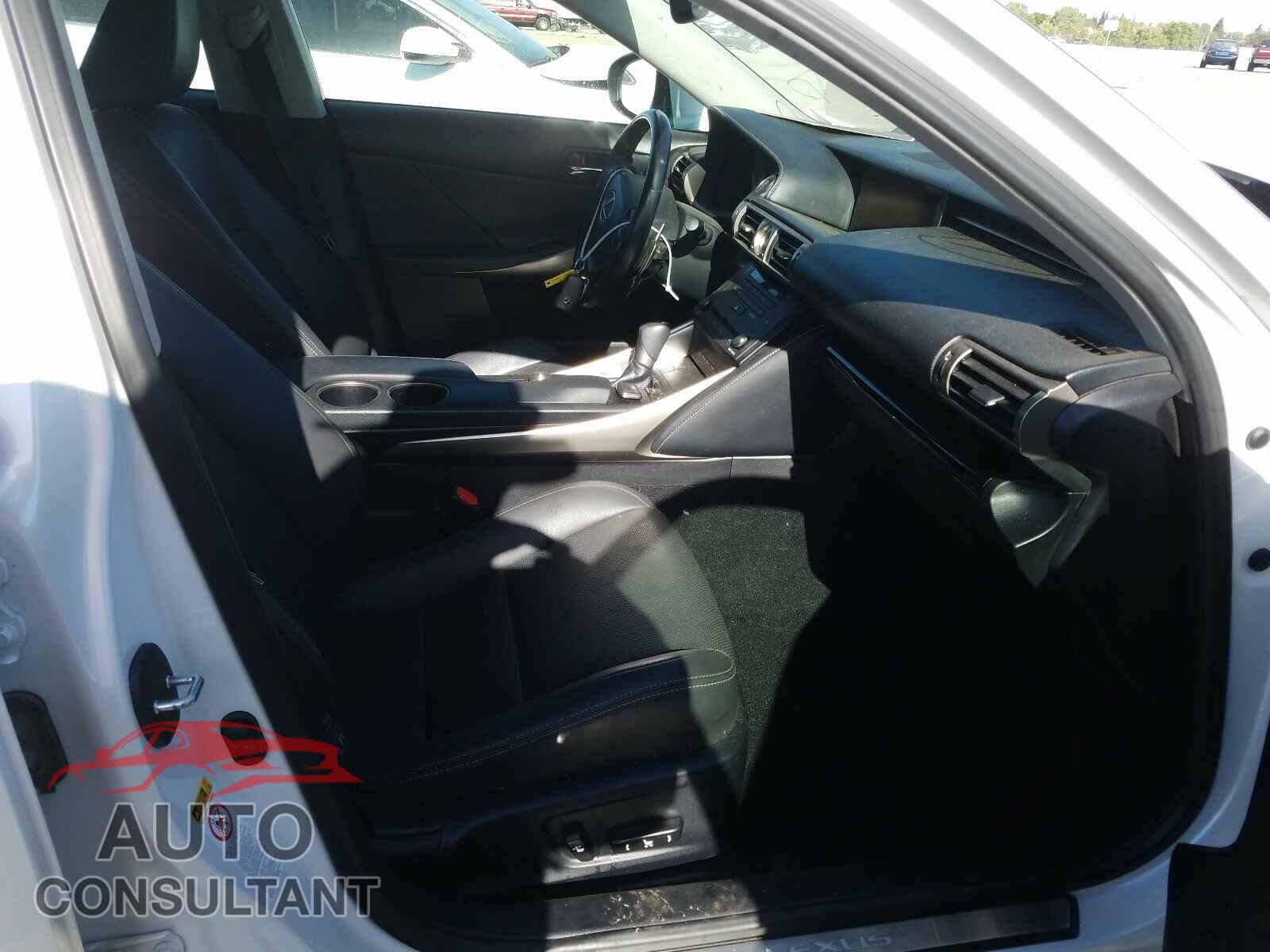 LEXUS IS 2016 - JTHBA1D23G5018530