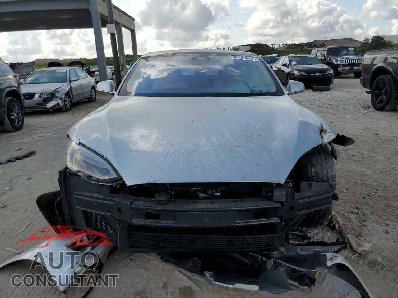 TESLA MODEL S 2018 - 5YJSA1E28JF262521