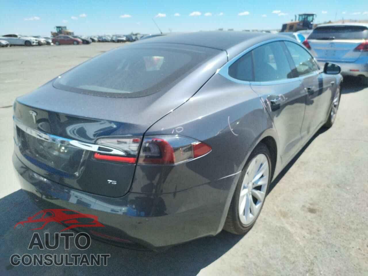 TESLA MODEL S 2017 - 5YJSA1E15HF215335