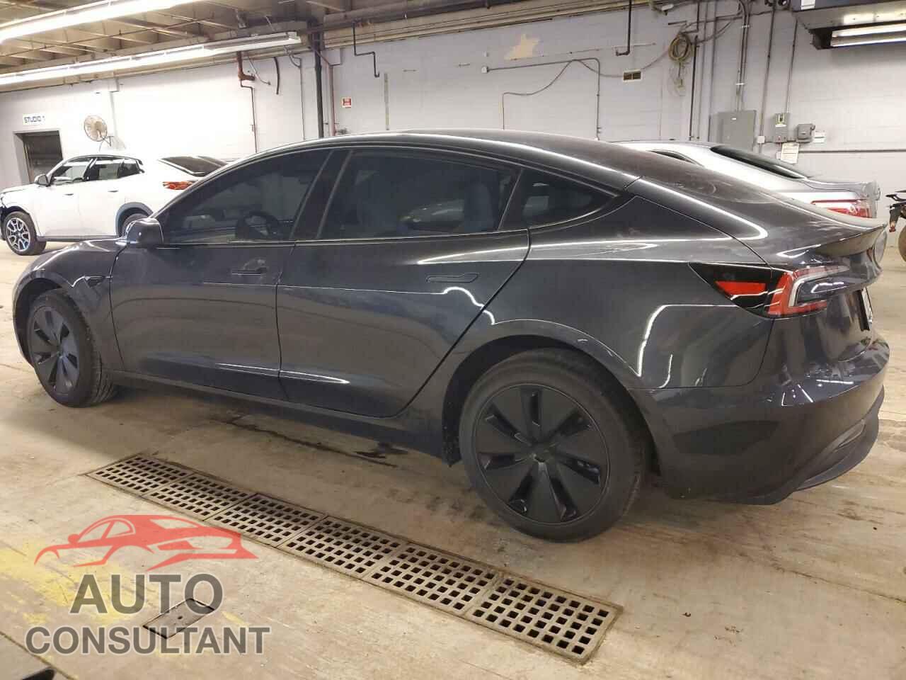 TESLA MODEL 3 2024 - 5YJ3E1EA2RF860728