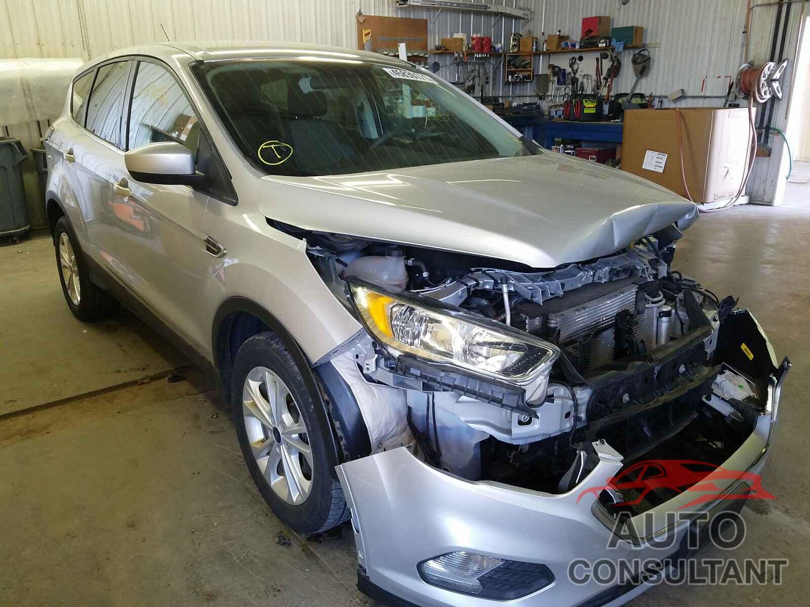FORD ESCAPE 2017 - 1FMCU9GD4HUB53124